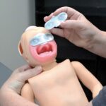Simulateur de soins infirmiers BEBES SOINS VITAUX – Image 4